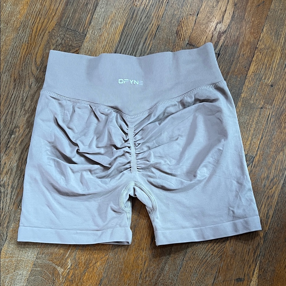 DFYNE Shorts - Picture 2 of 6